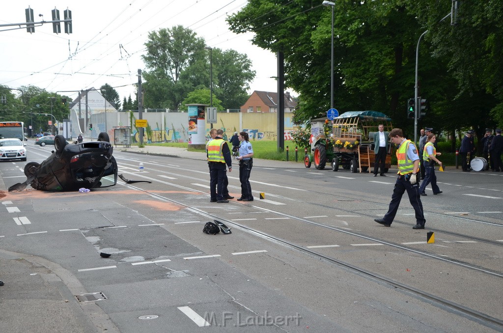 VU Pkw Planwagen Koeln Muelheim Berlinerstr Cottbuserstr P013.JPG - Miklos Laubert